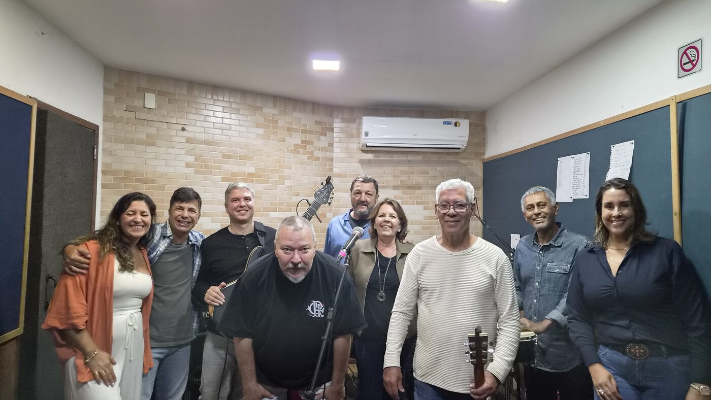 Nelson Alves e os convidados ao fim da gravação